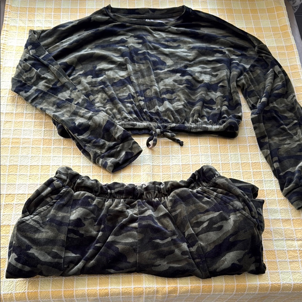 No Boundaries Green and Black Camouflage Joggers